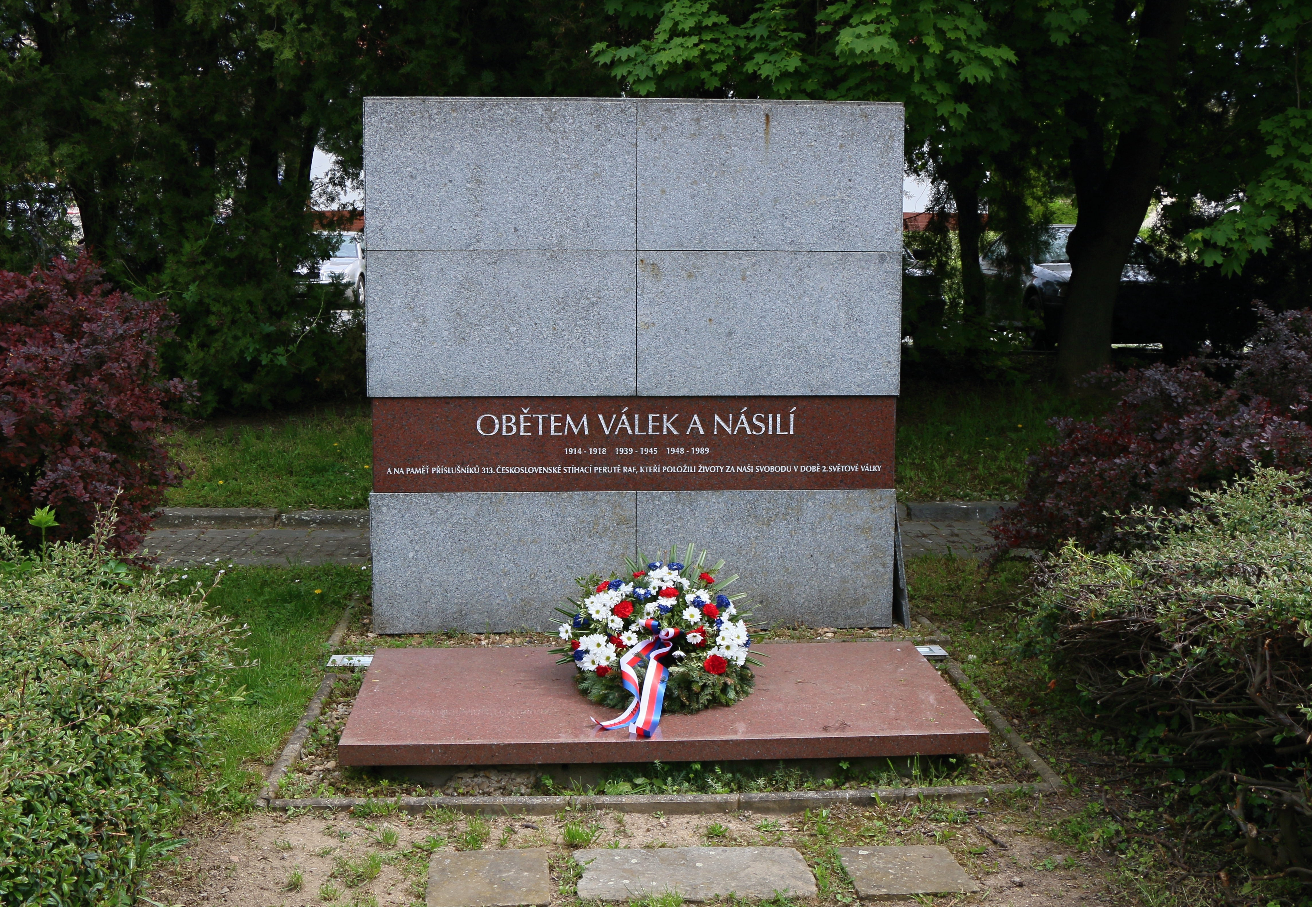 Foto k Pomník obětem válek a násilí na Wainerově náměstí 2