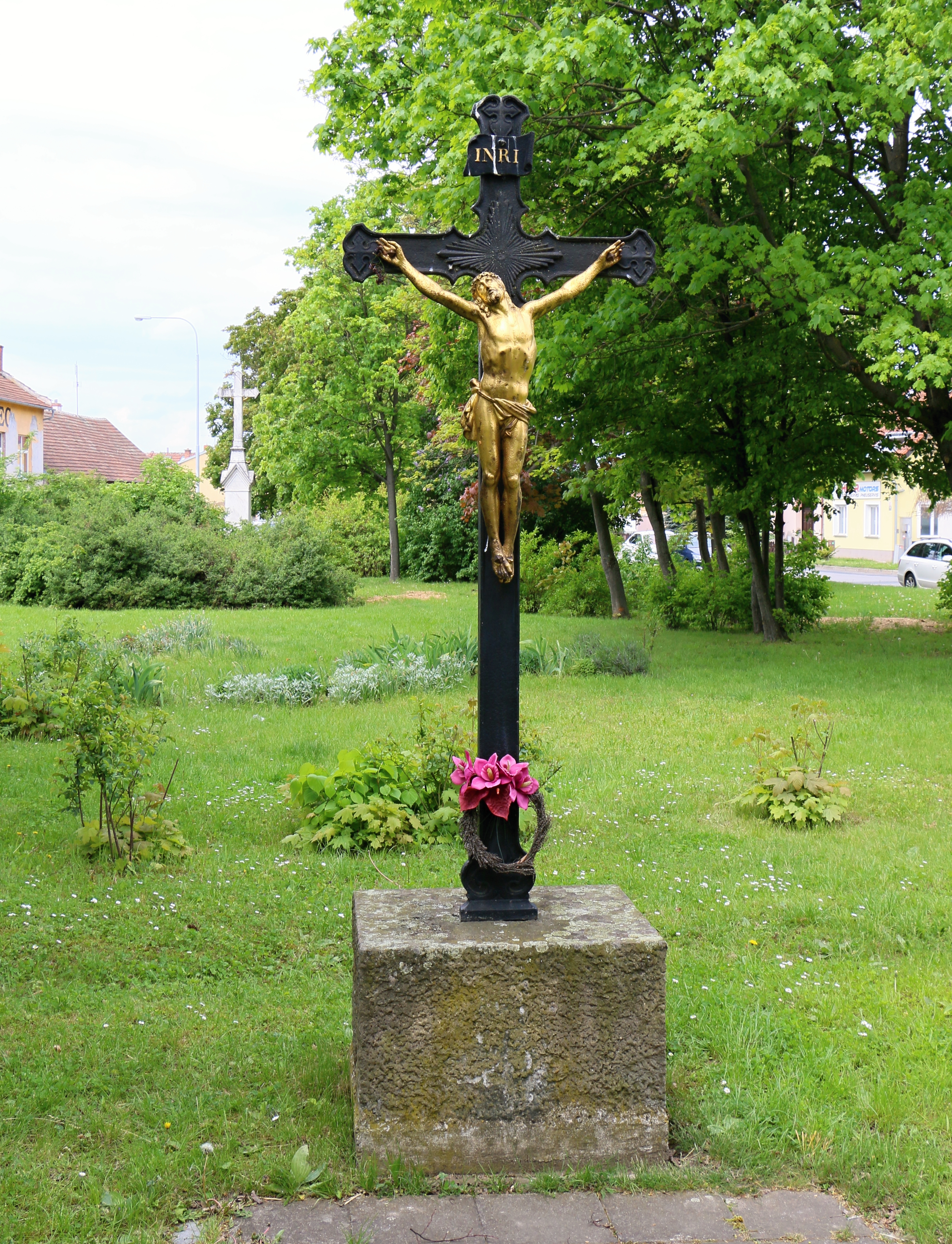 Foto k Kříž v místě zaniklého kostela svatého Floriána 1