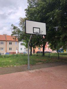 Foto k Dokončení basketbalového hřiště u ZŠ Řehořova 1